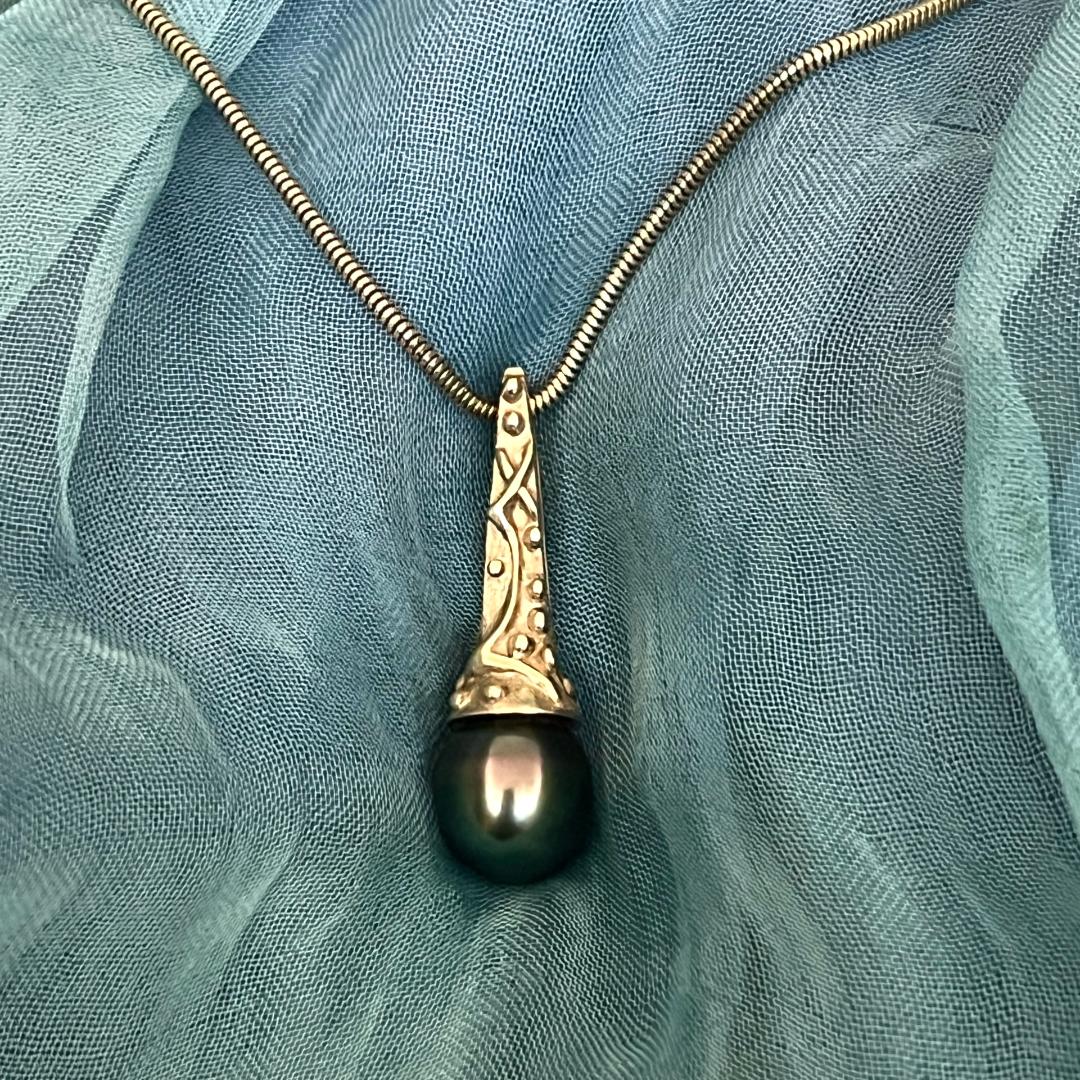 Bailey Pendant